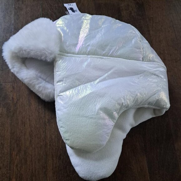 Joe Fresh NWT iridescent white winter plush puffed hat child large 10-14 - Picture 2 of 4